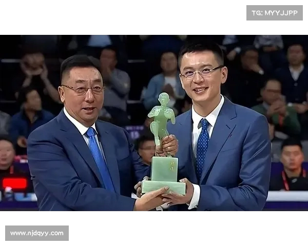 辽宁主帅杨鸣与广东总经理朱芳雨共同亮相NBA总决赛G说,引领春晚篮球新风尚 辽宁主帅杨鸣与广东总经理朱芳雨共同亮相NBA总决赛G说,引领春晚篮球新风尚